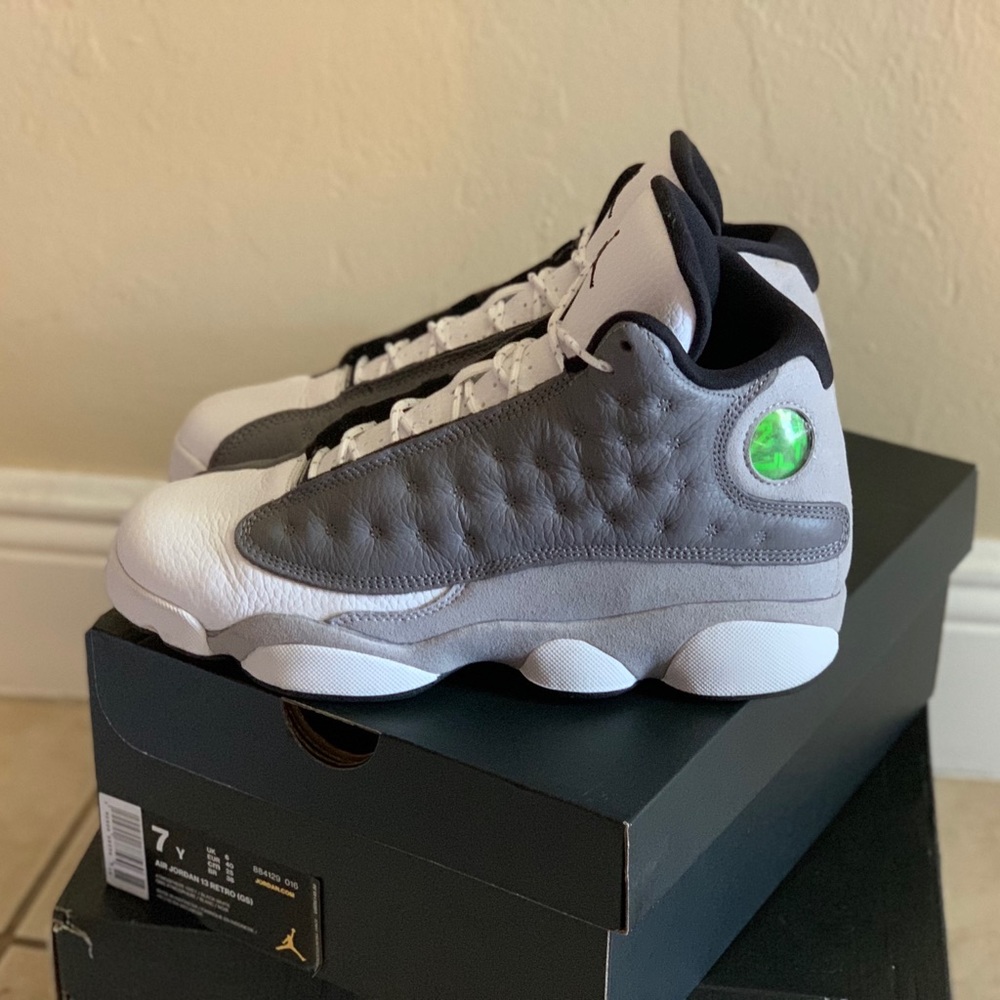 Air Jordan 13 Retro “Atmosphere Grey “Dark Grey”
